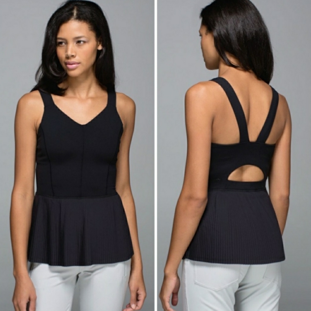 Lululemon City Tank Black Pleated Peplum Tank w/ Built-in Bra sz 4